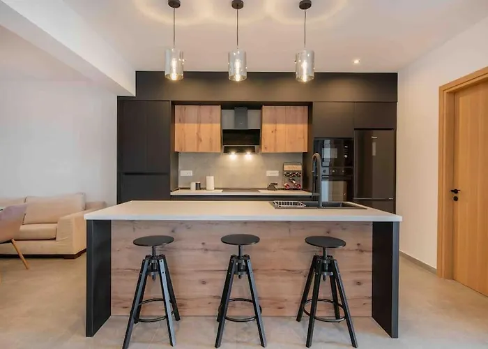 Anthemis Modern & Spacious דירה *