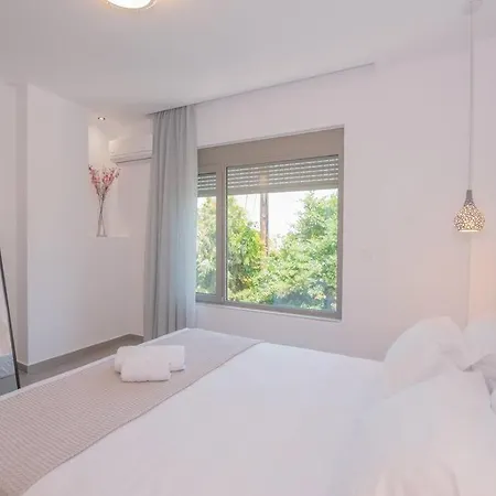 Anthemis Modern & Spacious Apartament